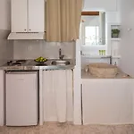 Kanelis &